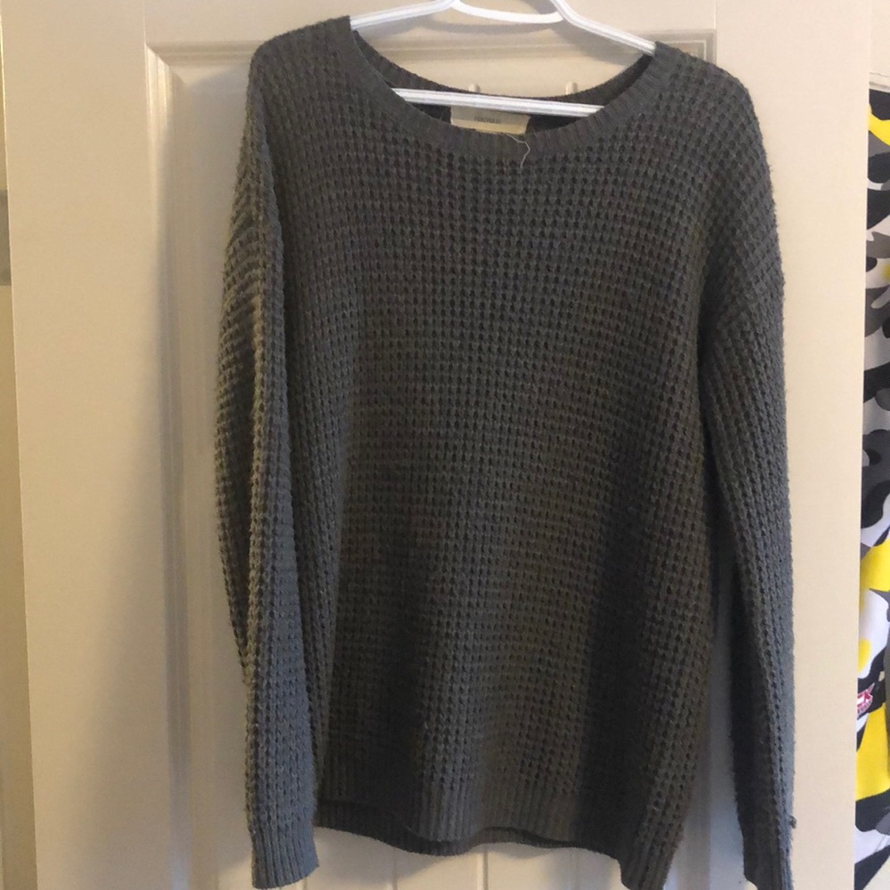 Grey knitted long sleeve